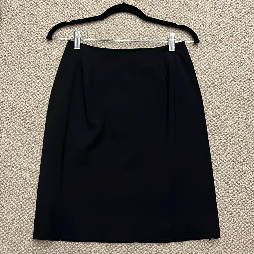Classic Black Knee-Length Pencil Skirt for the Office
